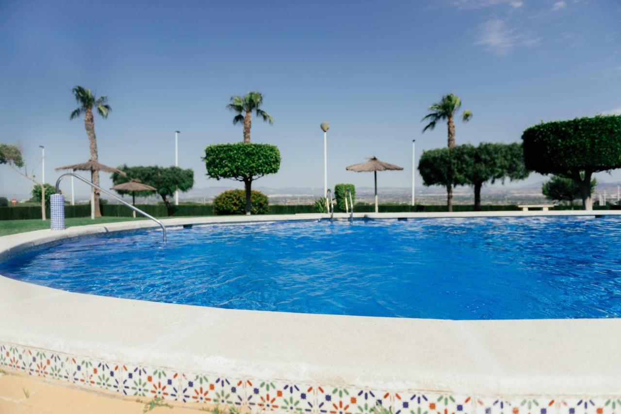 אליקאנטה Stunning 2 Bedroom Apartment With Pool View מראה חיצוני תמונה
